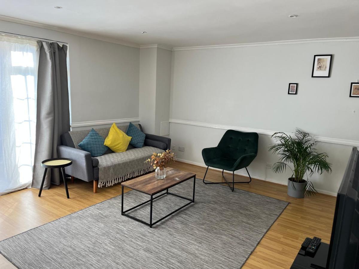 Lovely 2 Bedroom Apartment With Parking Space لندن المظهر الخارجي الصورة